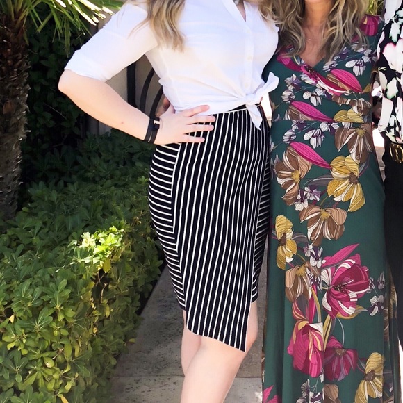 Anthropologie Hutch Chauncey Navy Blue White Asymmetric Striped Skirt Sz 10 - Picture 9 of 9